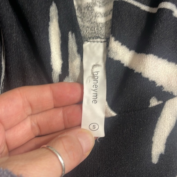 Honeyme super soft hoodie, lightweight, fun color block/patterns - Picture 4 of 6